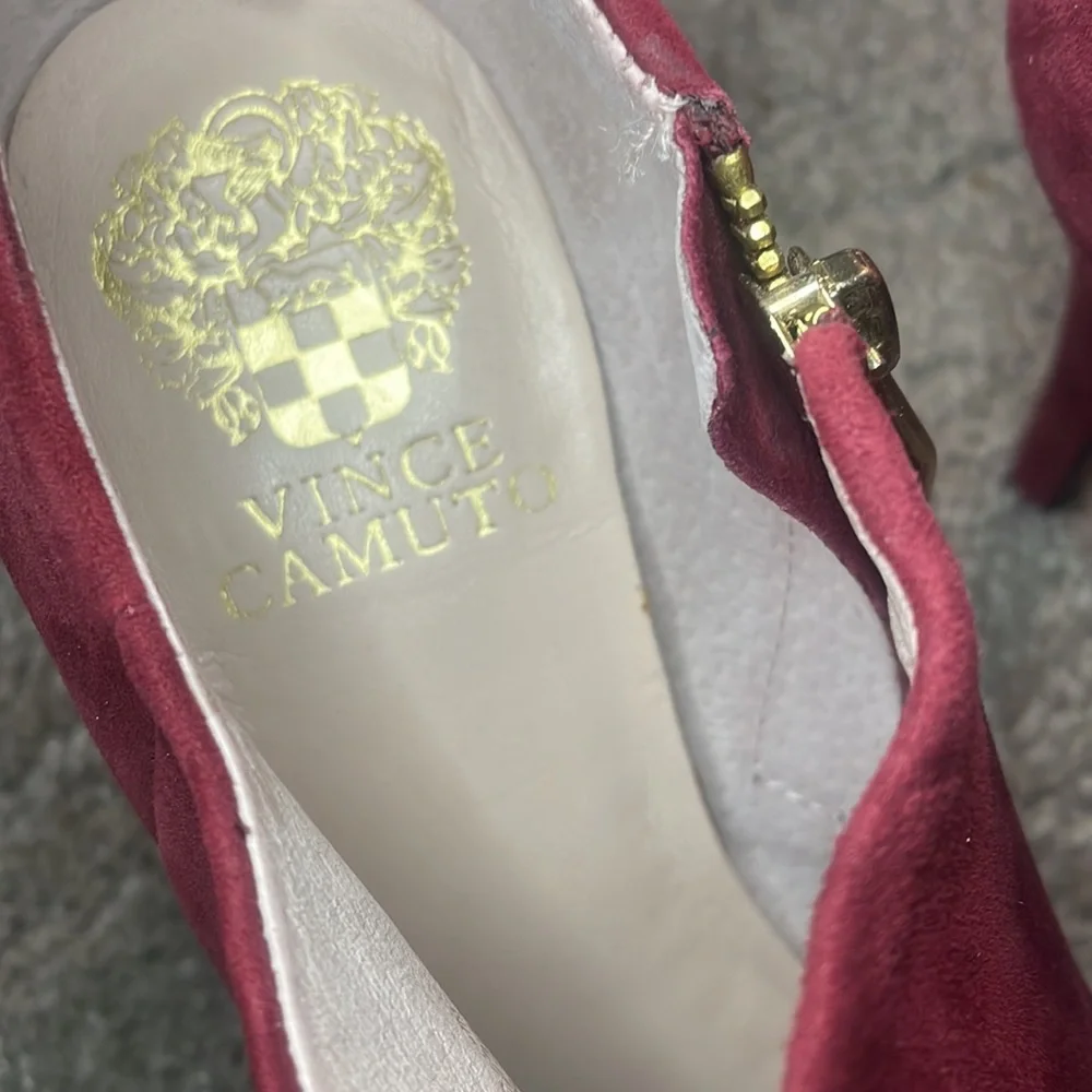 Vince Camuto red suede bootie heels size 6